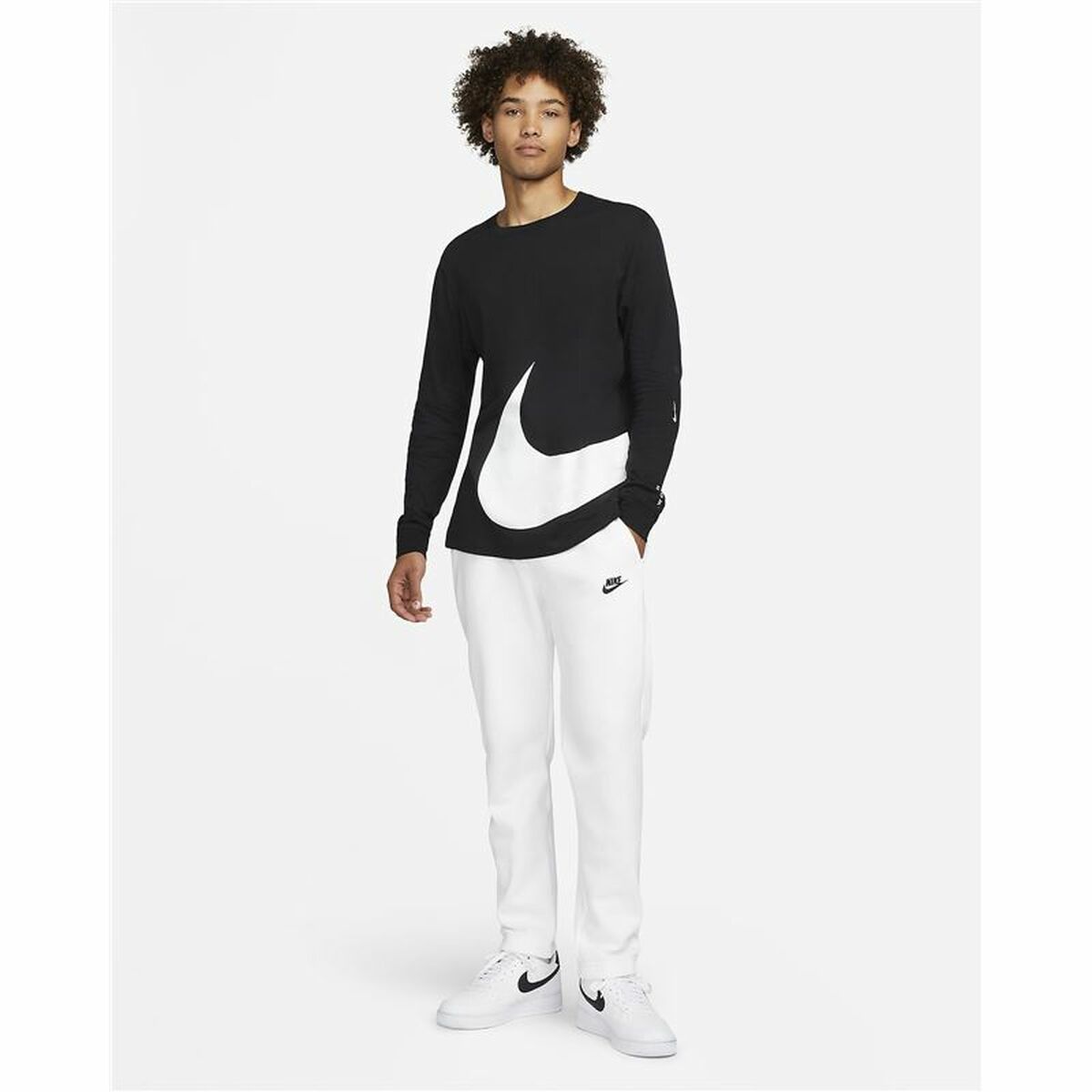 Men’s Long Sleeve T-Shirt Nike Sportswear Black for Comfort