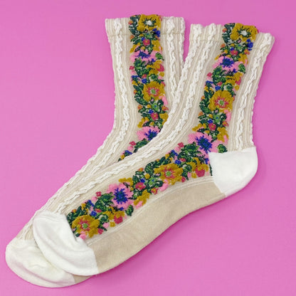 Noble Floral Beauty Socks with Luxurious Knitted Design