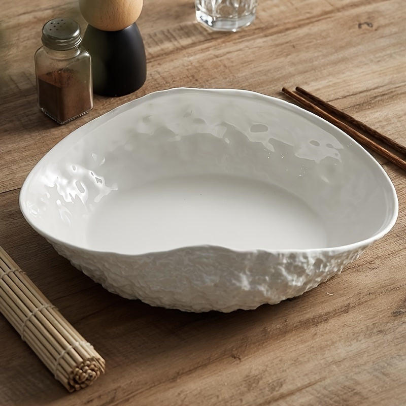 Elegant Shell-Shaped Ceramic Dish Ideal for Seafood Serving