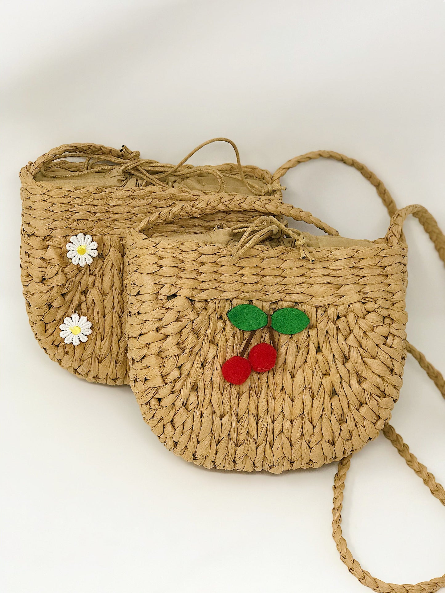 Juicy Bloom Straw Crossbody Bag for Everyday Style