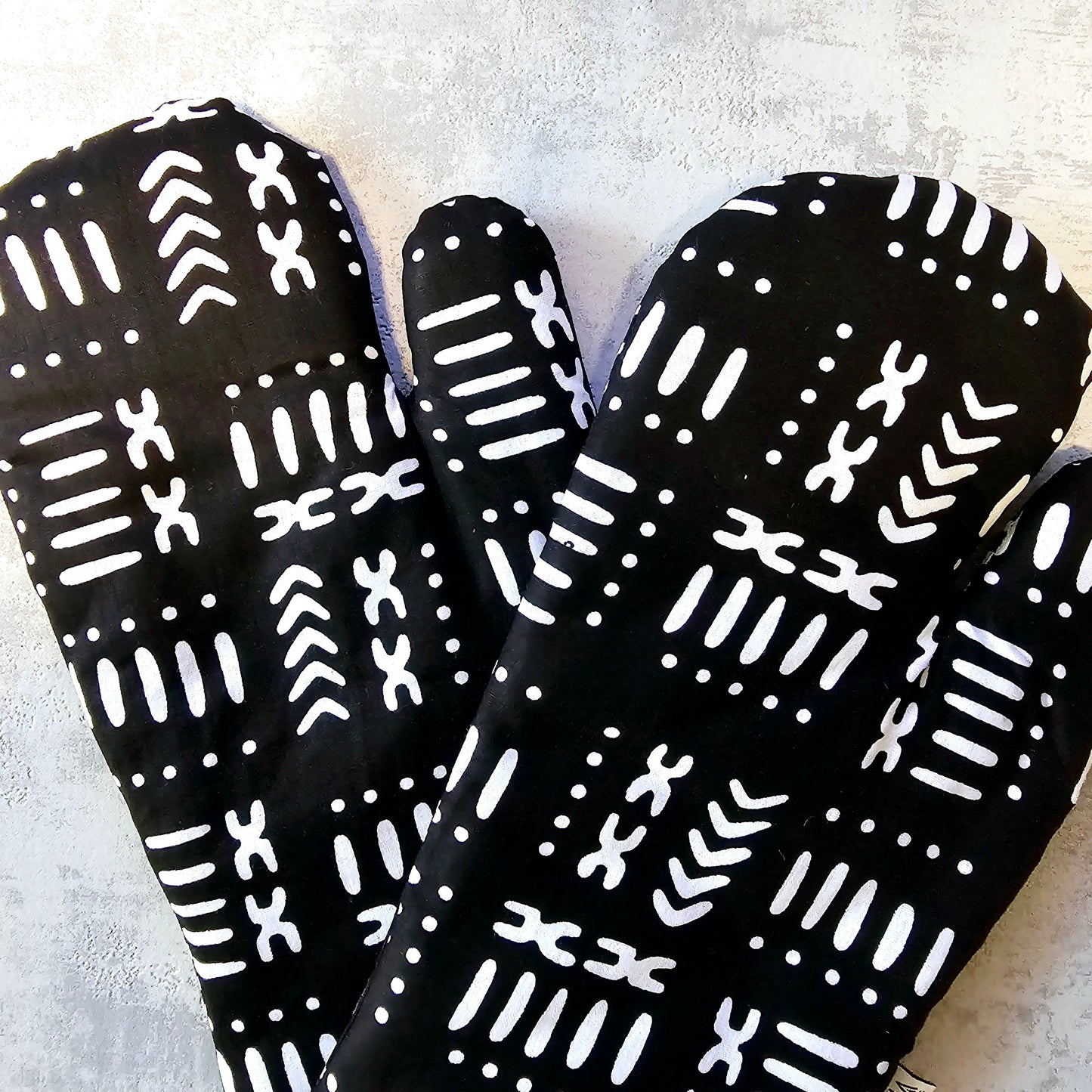 Set of 2 Oven Gloves Handmade Mudcloth Bogolan Print