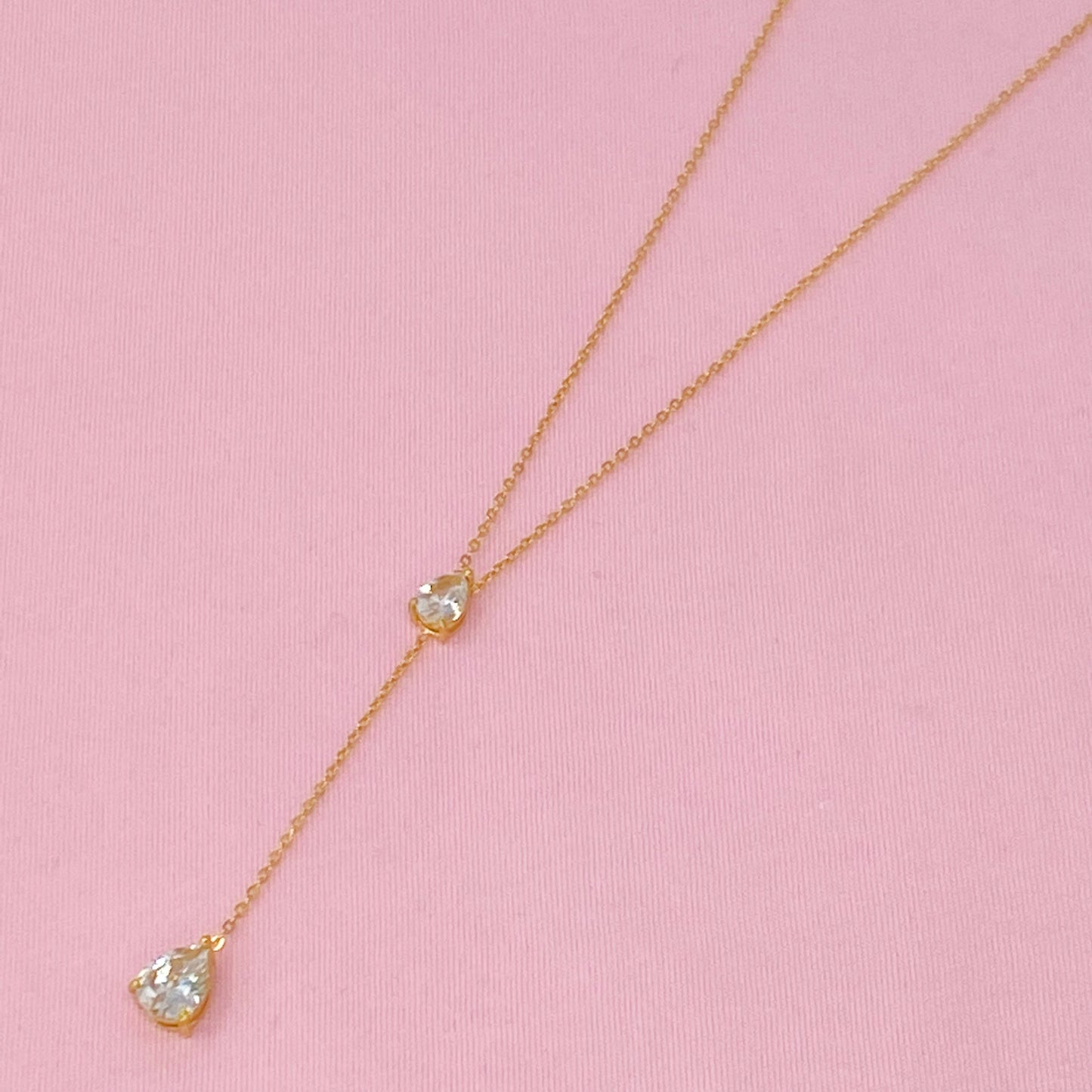 Superior Shine Drop Necklace with Dainty Chain Design