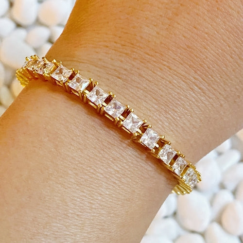 Hand Linked High Class Tennis Bracelet with Cubic Zirconia