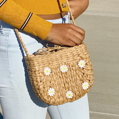 Juicy Bloom Straw Crossbody Bag for Everyday Style