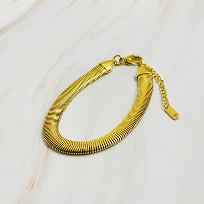 Style Staple Herringbone Chain Bracelet in Gold Plated Steel