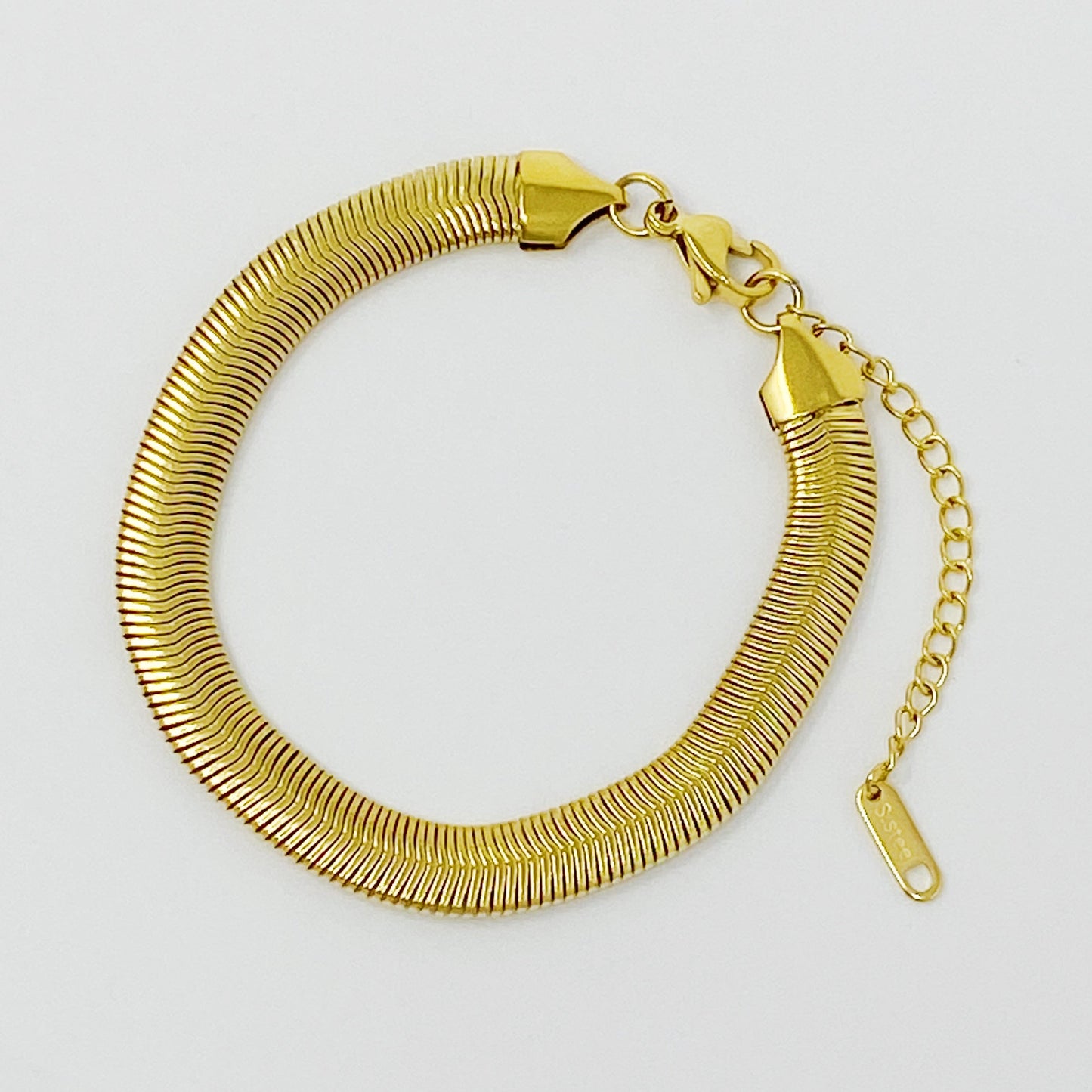 Style Staple Herringbone Chain Bracelet in Gold Plated Steel