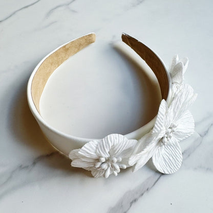 Bloom Beauty Headband with Elegant Flower Design