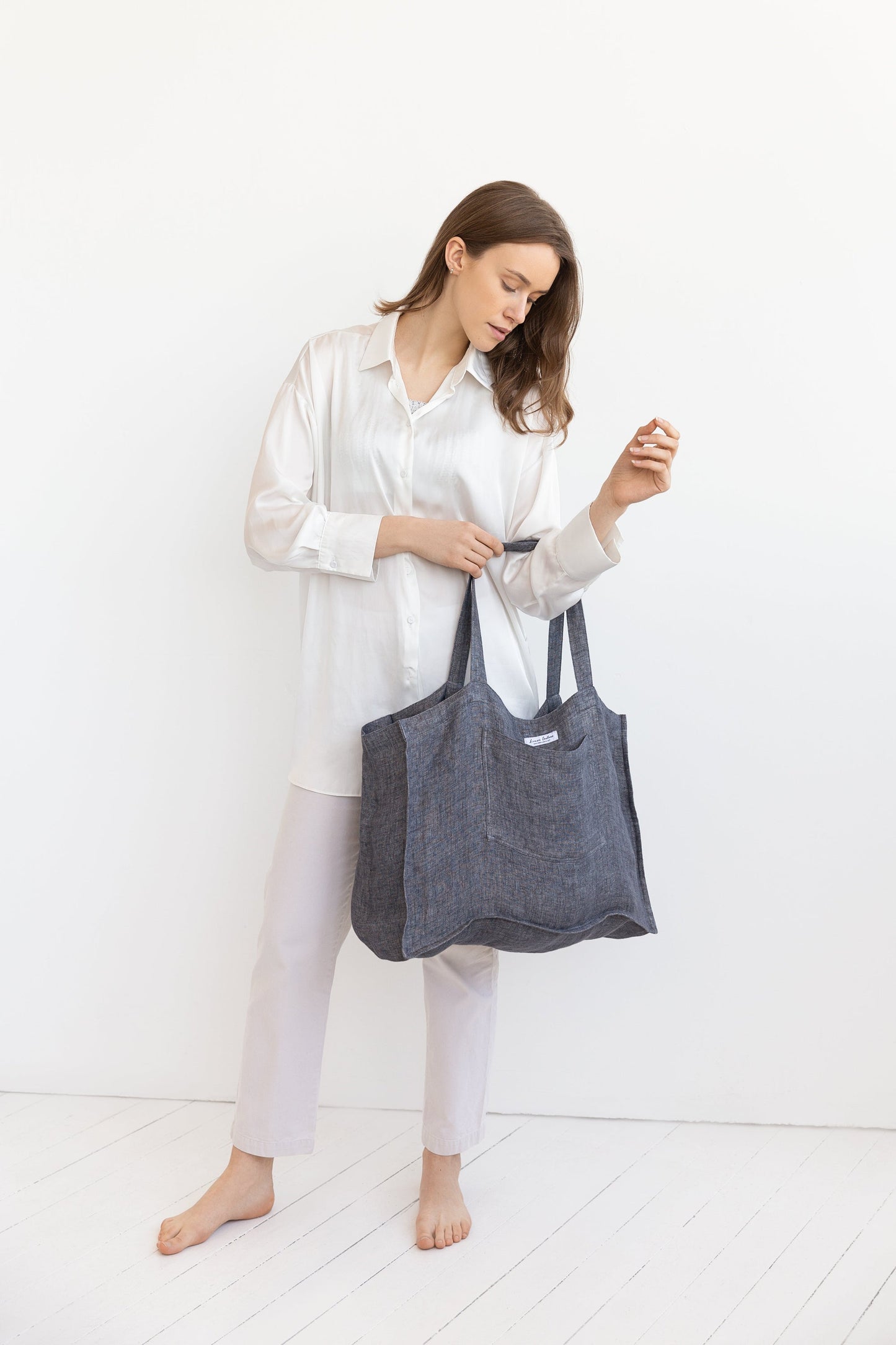 Grey Linen Beach Bag for Stylish Summer Adventures