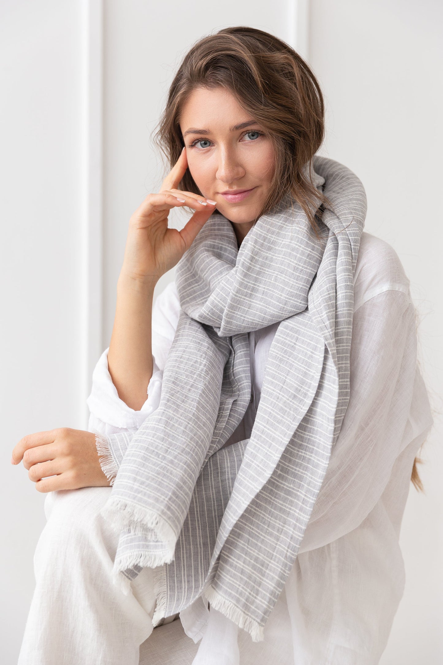 Vibrant Linen Scarves for All Seasons - Soft and Stylish