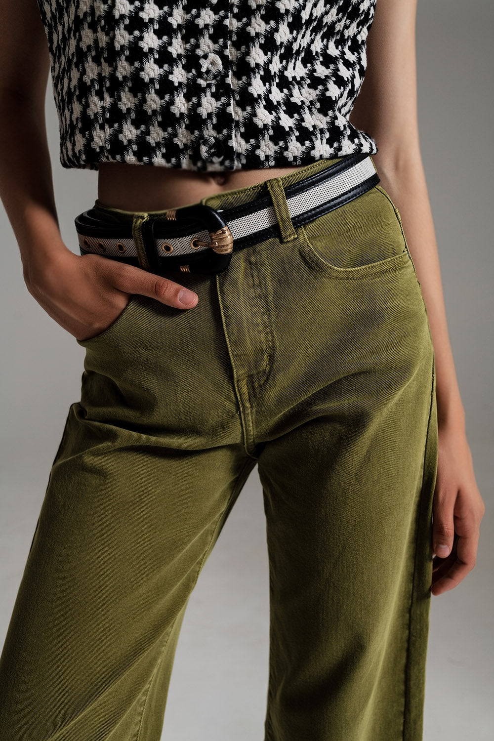 Cropped Wide Leg Jeans in Olive Green for Effortless Style