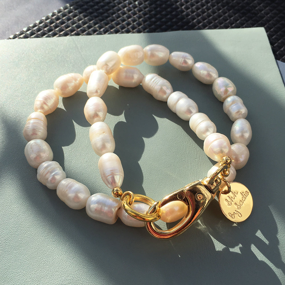 Elegant Pearl Hardware Necklace with Versatile Clasp