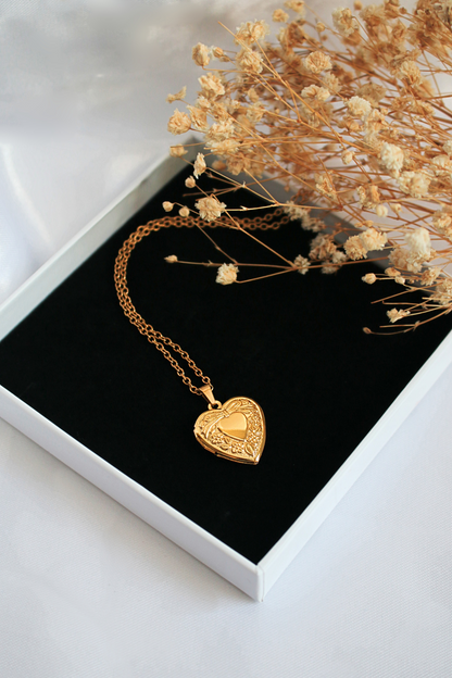 18 Karats Heart Locket Necklace in Gold Plated Steel