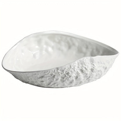 Elegant Shell-Shaped Ceramic Dish Ideal for Seafood Serving