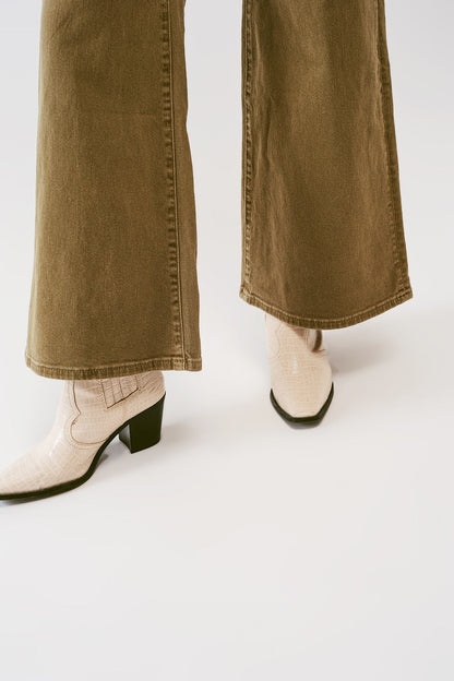 Flare Jeans in Khaki for a Relaxed Daily Look