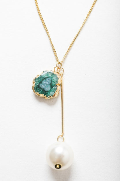 Elegant Gem and Pearl Pendant Necklace for Any Occasion