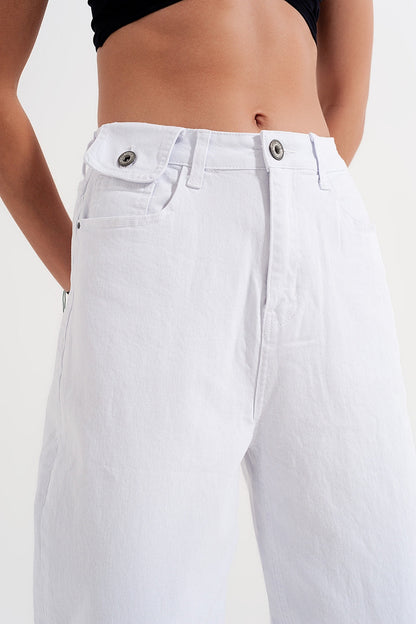 High Waisted Loose Tapered Leg Jeans in White for Comfort