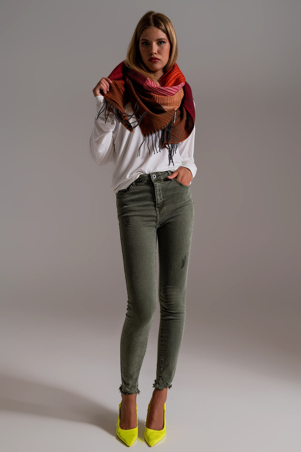 High Waisted Skinny Jeans in Khaki with Distressed Design