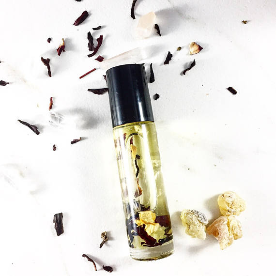 Essential Oil Blend with Crystals Frankincense for Meditation