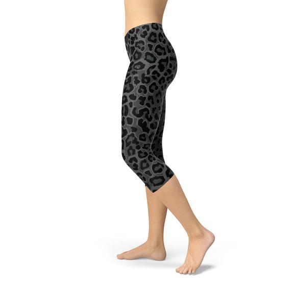 Womens Black Leopard Spots Capri Leggings - Stylemz