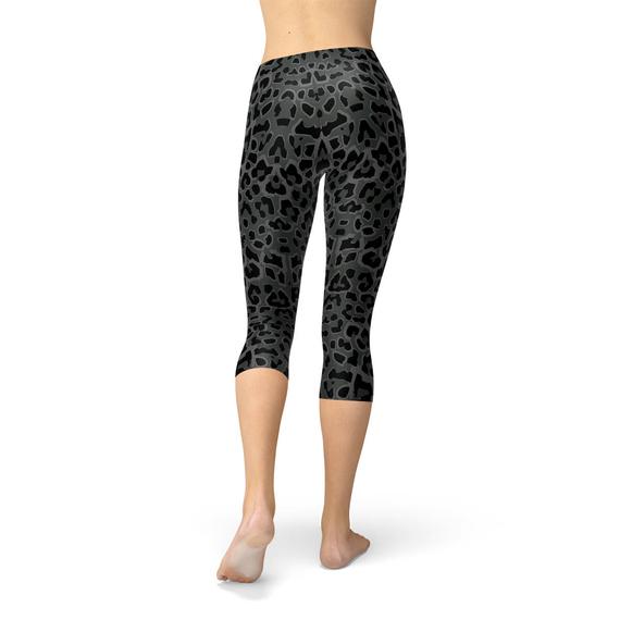 Womens Black Leopard Spots Capri Leggings - Stylemz