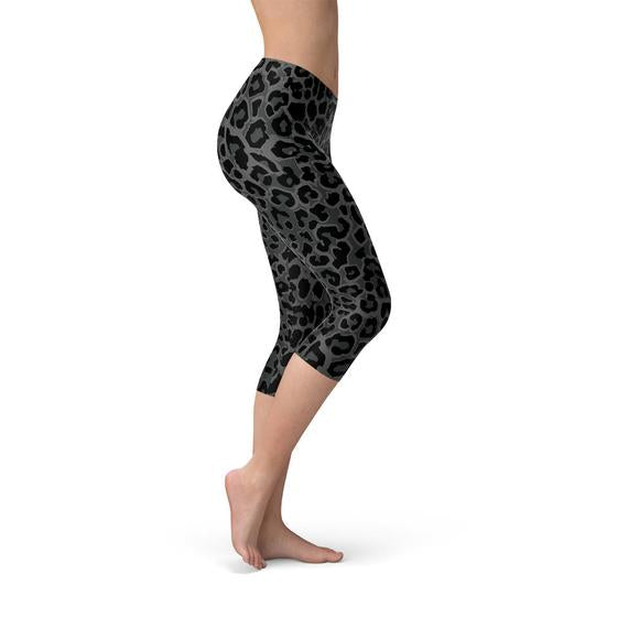 Womens Black Leopard Spots Capri Leggings - Stylemz