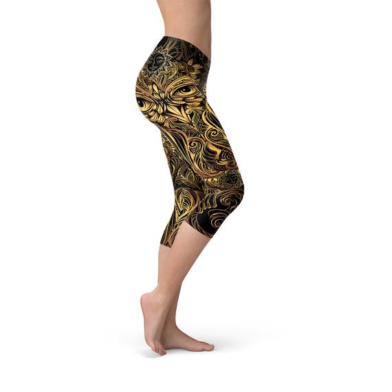 Womens Golden Ornament Owl Capri Leggings - Stylemz