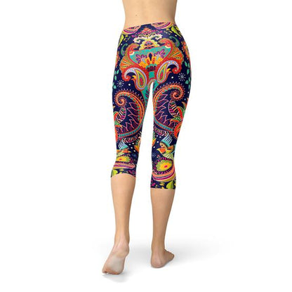 Womens Ornamental Blue Paisley Capri Leggings - Stylemz