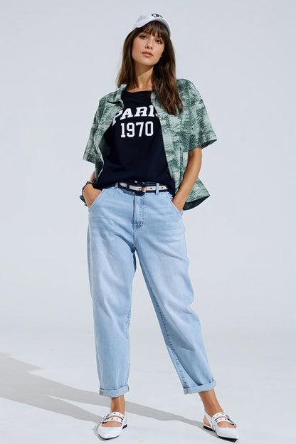 Light Wash Mom Jeans With Side Pockets for Casual Style