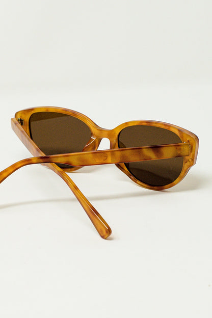 Oval Sunglasses in Light Yellowish Tortoise Shell Style