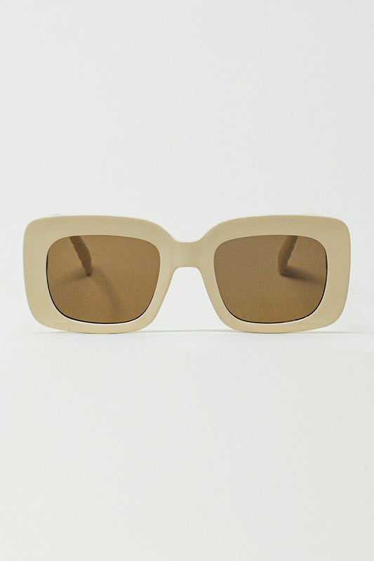 Oval Sunglasses With Smoke Lens in Beige for Stylish Look