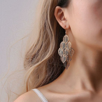 Dangling Leaf Earrings in High Quality Zinc Alloy