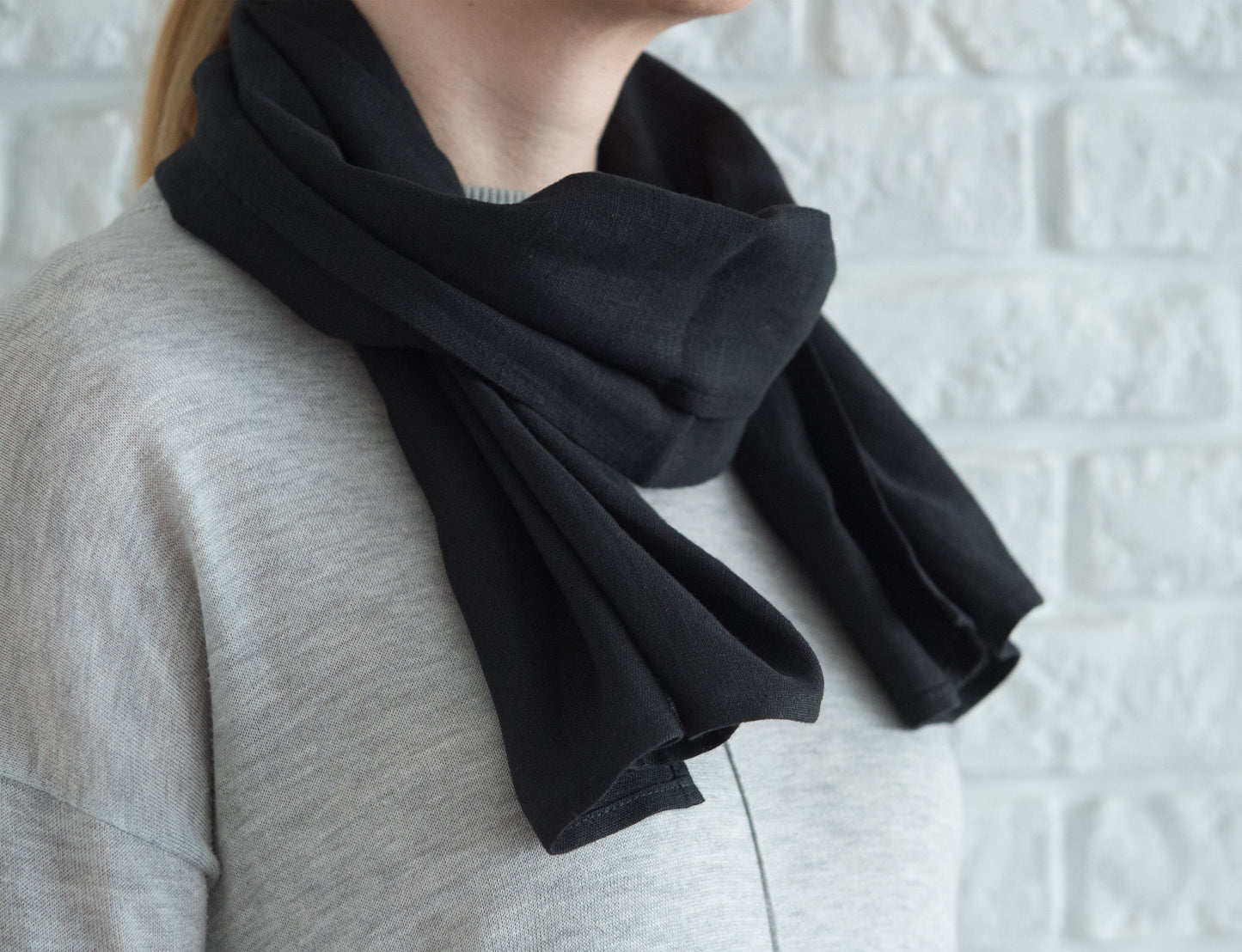 Stylish Black Linen Scarf - Lightweight Unisex Accessory