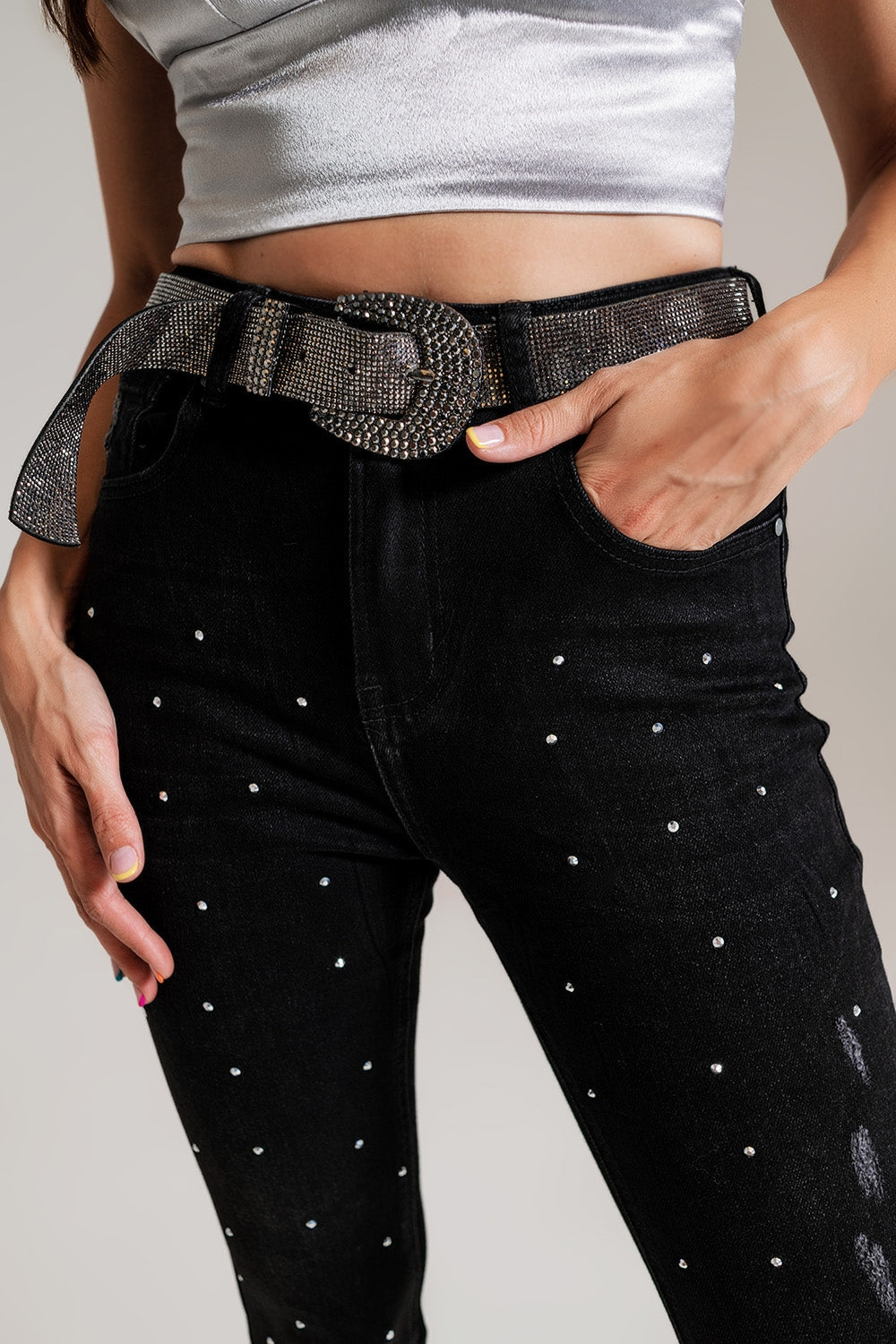 Skinny Jeans With Embellished Details in Black Wash Style