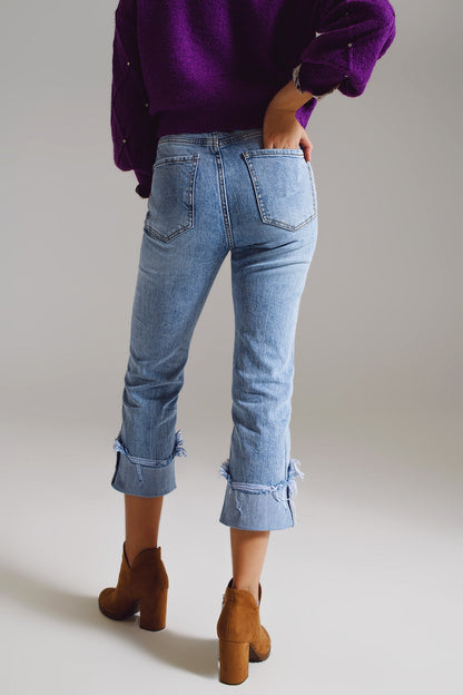 Straight Leg Jeans With Distressed Hem in Light Blue Style