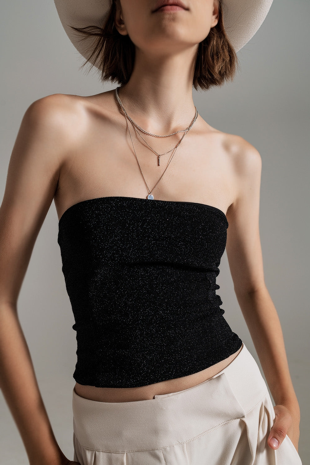 Strapless Shiny Tube Top in Black for Party Elegance