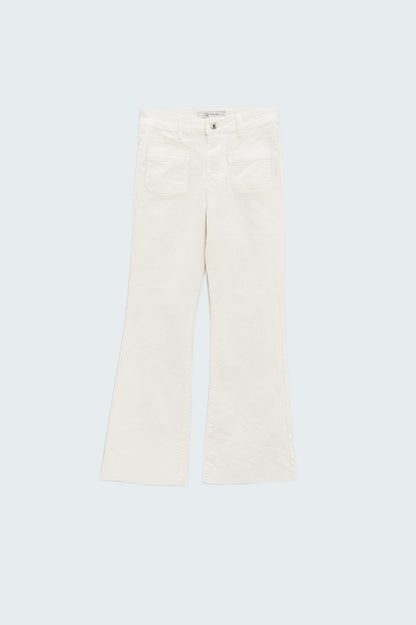 White Skinny Flared Jeans With Front Pocket Detail For Style