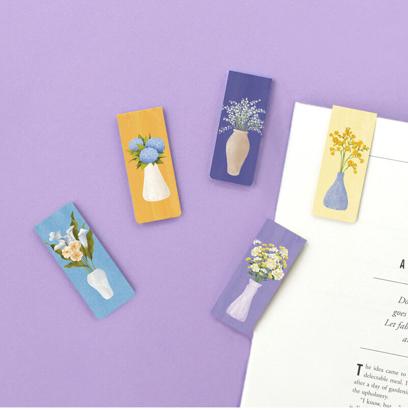 MONOLIKE Magnetic Bookmark – Olivia Flowers ver.2 - Bookmarks - View 1