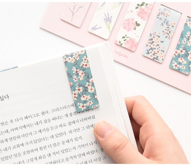 MONOLIKE Magnetic Bookmark – Floral - Bookmarks - View 1