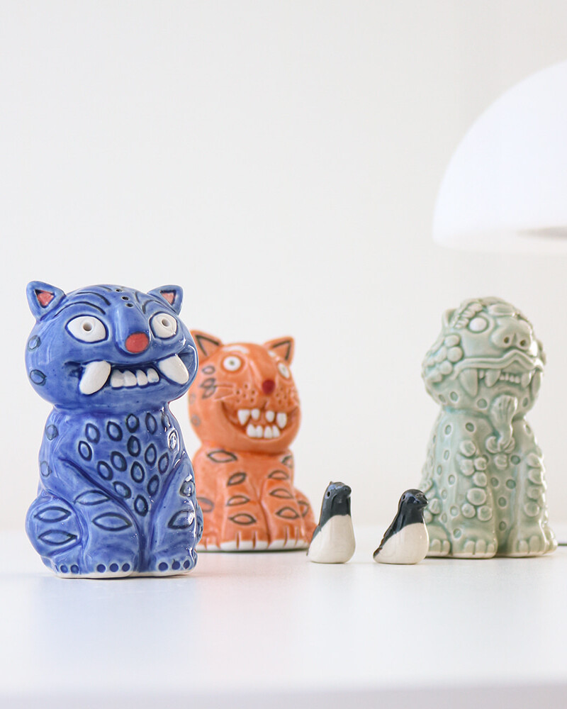 Alternative view of Kadehyun Korea Ceramic Magpie & Tiger Traditional Figurine