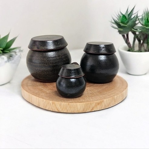 Alternative view of Korean Handmade Mini Ceramic Jar – Salt & Spice Pot, Traditional Icheon Pottery