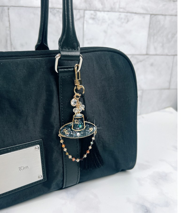 Alternative view of Gat Keyring – KPDH K-Goods Collection