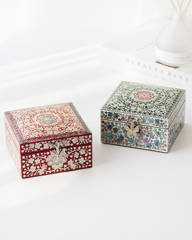 Alternative view of Mini Mother-of-Pearl Jewelry Box Plum Blossom & Arabesque Pattern 11cm
