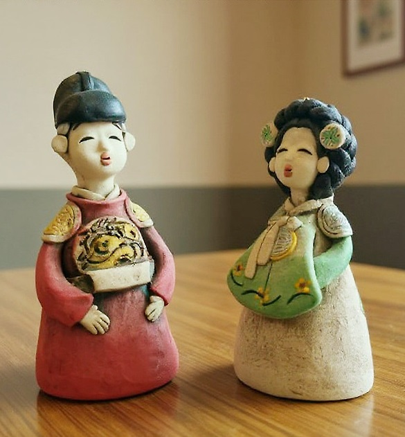 Korea King & Queen Traditional Korean Pottery Doll 2P Set