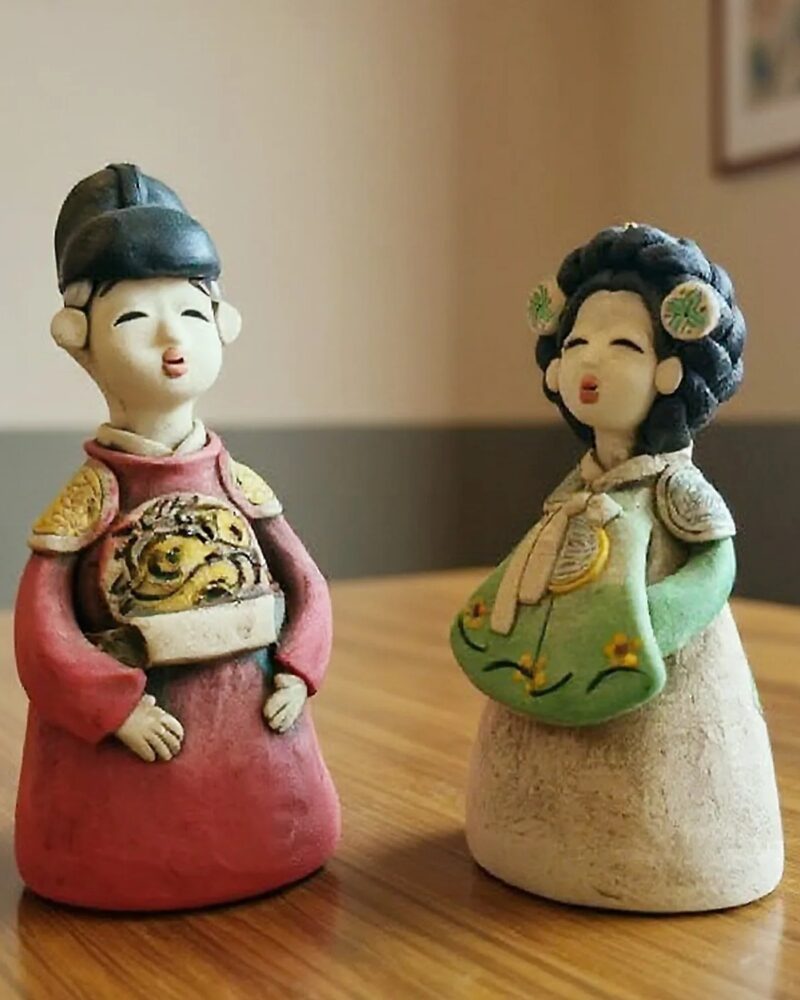 Korea King & Queen Traditional Korean Pottery Doll 2P Set