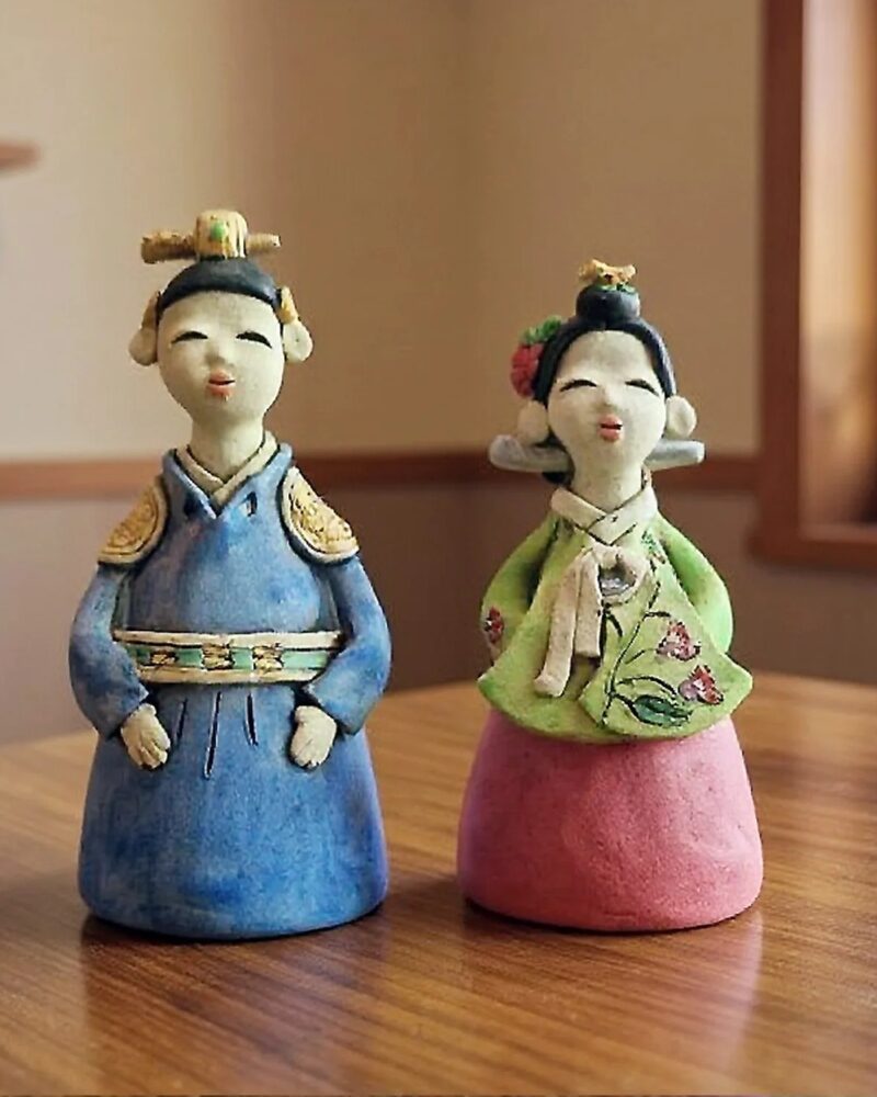 Korean Jang Hee-bin Hanbok Ceramic Figurine Set