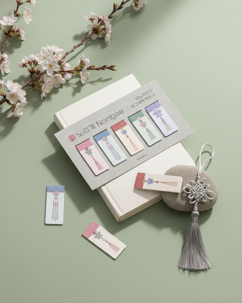 Norigae Magnetic Bookmark
