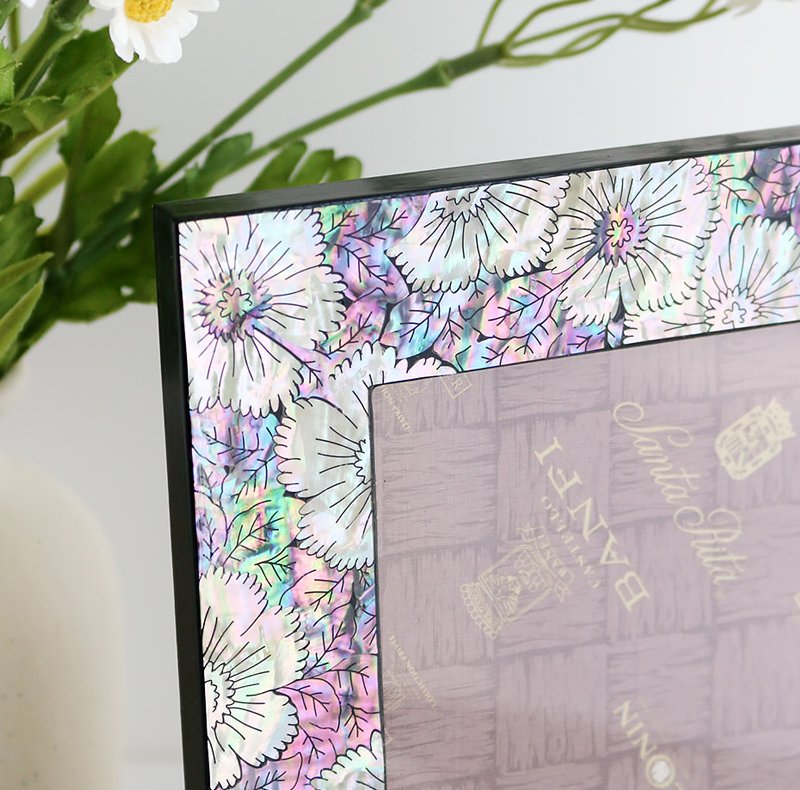 Alternative view of Mother-of-pearl Lacquer Flower Photo Frame (Large)